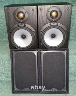 Monitor audio mr1 stereo Bookshelf Speakers in Black oak finish & mint condition