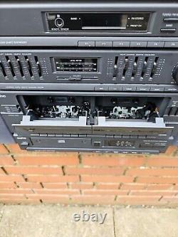 Sanyo Sound System Stereo turntable/cassette player/FM AM/speakers Model DC-X891