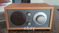 Tivoli Audio Henry Kloss Model Two AM/FM stereo radio + external speaker