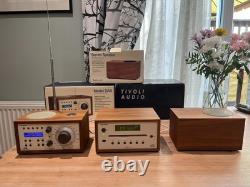 Tivoli Audio, model DAB, CD 1, stereo speaker. See description. Walnut/beige