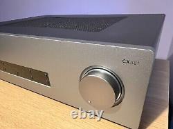 Amplificateur stéréo intégré Cambridge Audio CXA81, gris lunaire.