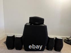 Caisson de basses Monitor Audio Mass W200 avec enceintes surround et câble