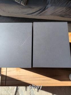 Enceintes de monitoring actives professionnelles Unity Audio The Rock conçues sur mesure