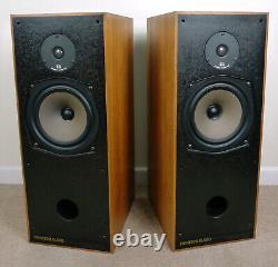 Enceintes stéréo HiFi Monitor Audio R352 en noyer avec pieds pointus