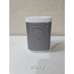 Haut-parleur intelligent compact sans fil Sonos Play1 avec son stéréo Bluetooth en blanc et gris.