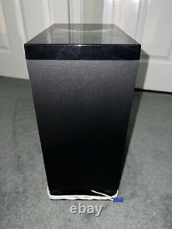 Système de cinéma maison Blu-ray Panasonic avec 5 haut-parleurs et un caisson de basses SA-BTT590