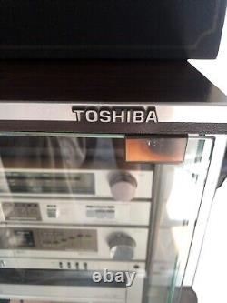 Système de son stéréo Toshiba SL-10 avec haut-parleurs dans son meuble d'origine